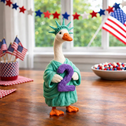 🔥Last Day 49% OFF—Whimsical USA 250 Patriotic Geese Centerpiece